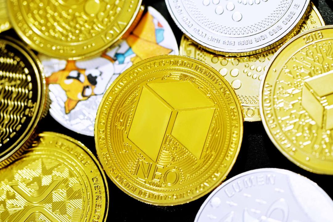 加密貨幣市場回顧：機構動態、穩定幣擴展及法律行動主導最近 24 小時